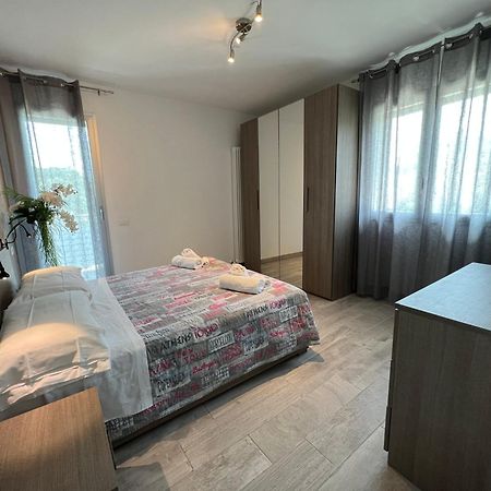 Appartamenti Residence Giardini ริชโชเน ภายนอก รูปภาพ