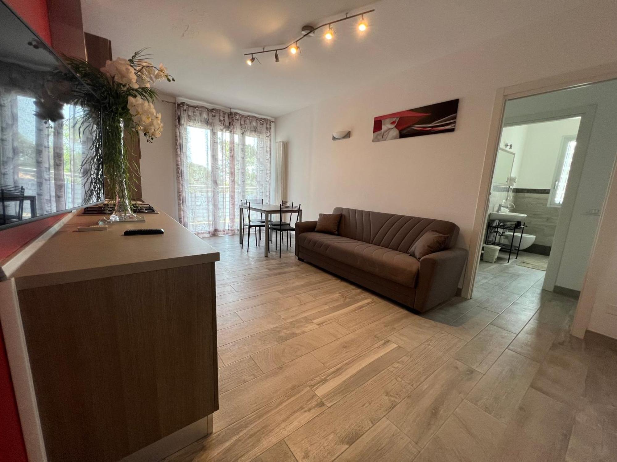 Appartamenti Residence Giardini ริชโชเน ภายนอก รูปภาพ