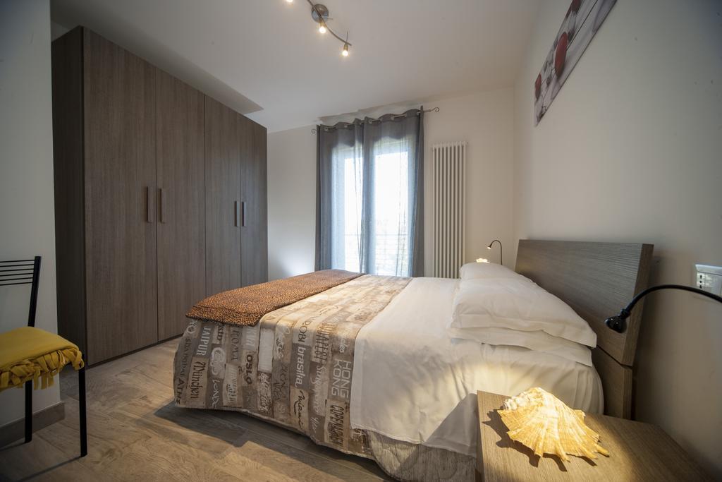 Appartamenti Residence Giardini ริชโชเน ภายนอก รูปภาพ